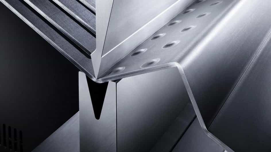 مزایای خمکاری ورق آهن با دستگاه CNC